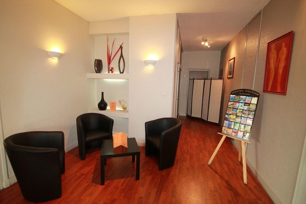 Adonis Lyon Est Hotel Artys Saint-Priest-en-Jarez المظهر الخارجي الصورة