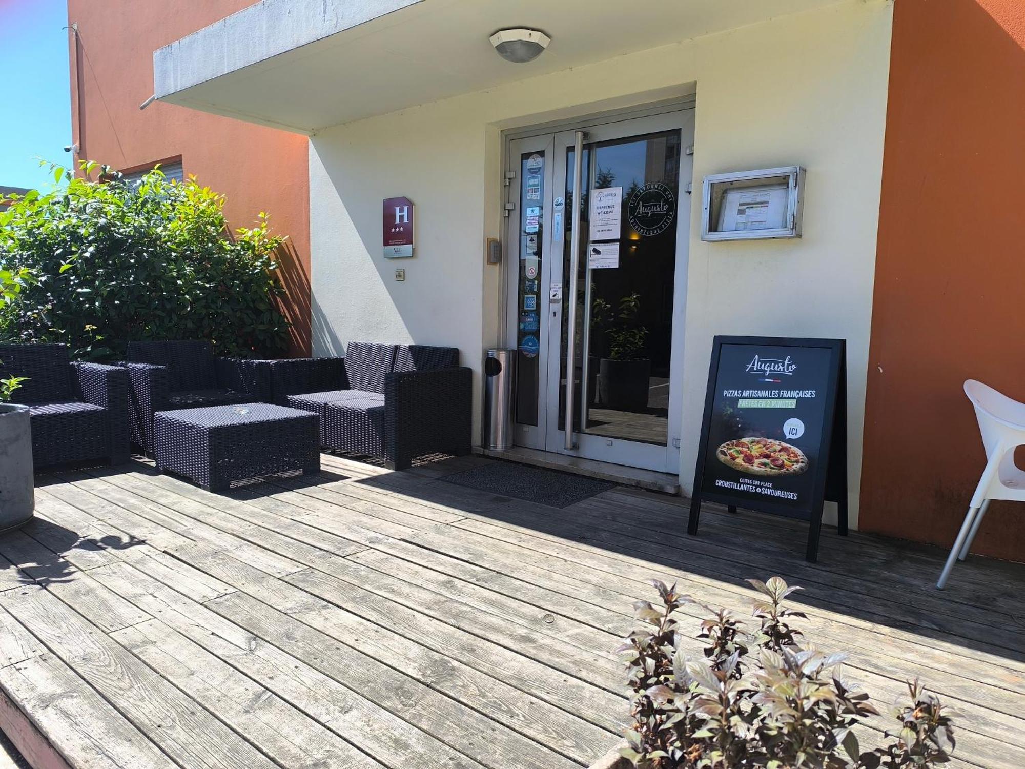 Adonis Lyon Est Hotel Artys Saint-Priest-en-Jarez المظهر الخارجي الصورة