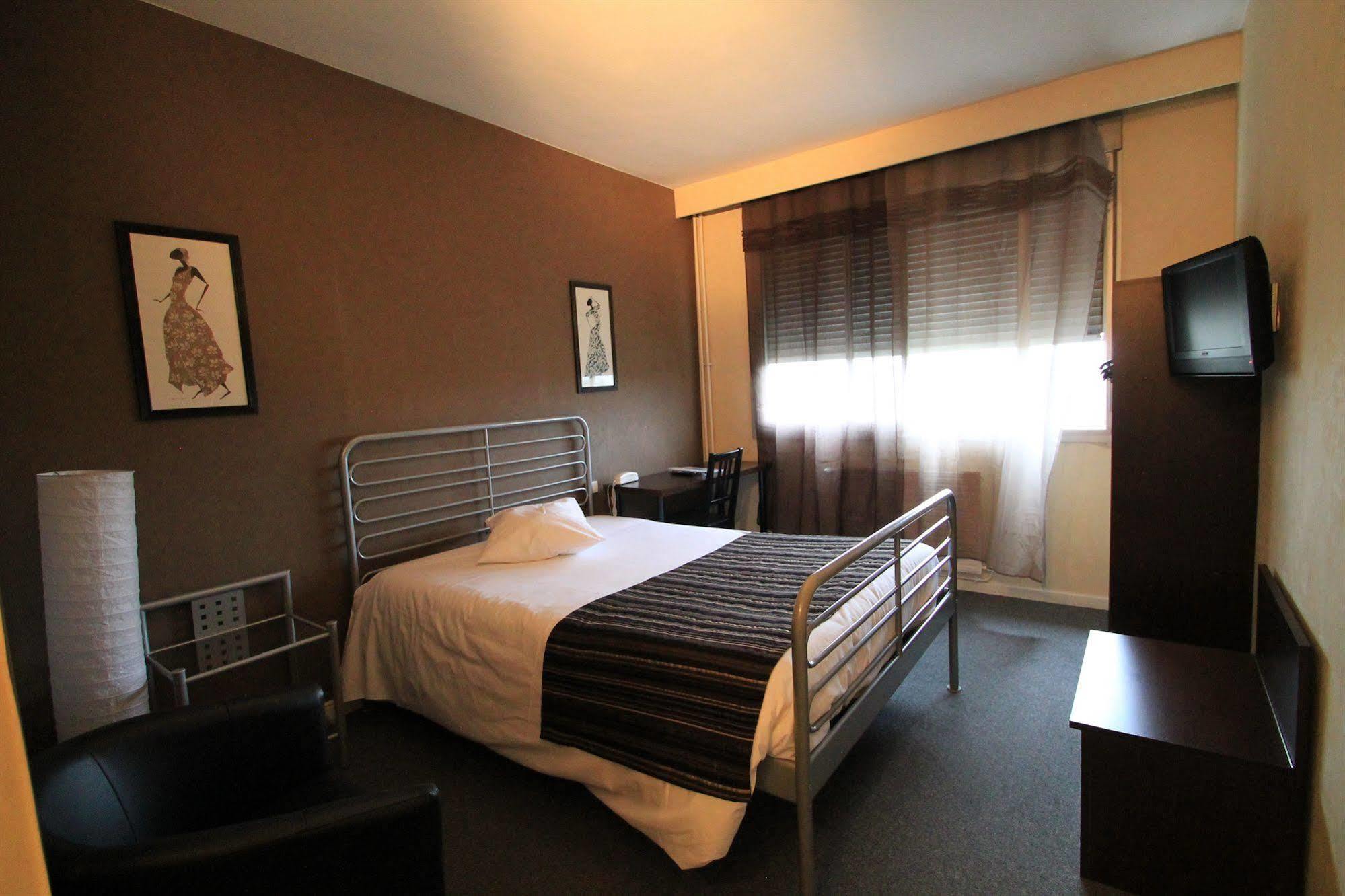 Adonis Lyon Est Hotel Artys Saint-Priest-en-Jarez المظهر الخارجي الصورة